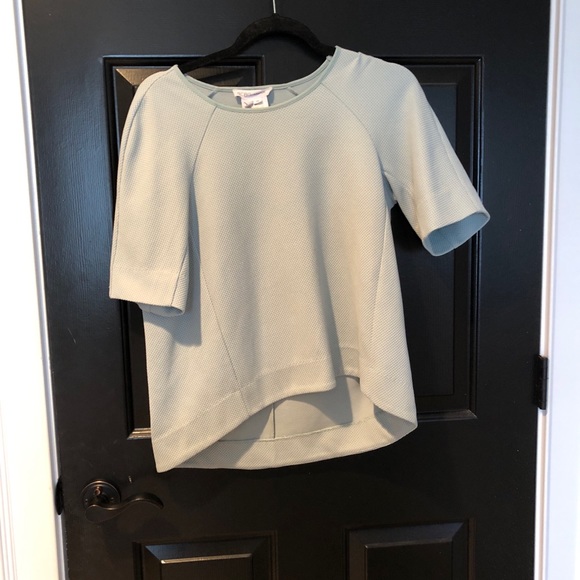 BCBG Boxy Raglan Top - Picture 2 of 3